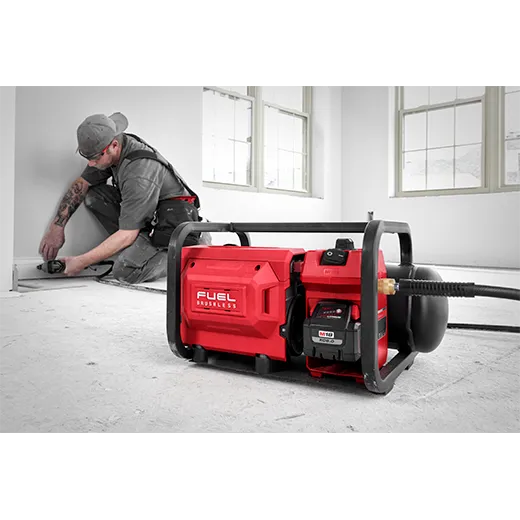 Compresor silencioso compacto M18 FUEL™ de 2 galones 2840-20