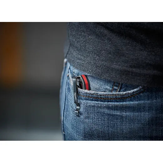 Navaja plegable de bolsillo HARDLINE™ con hoja lisa de 3.5"