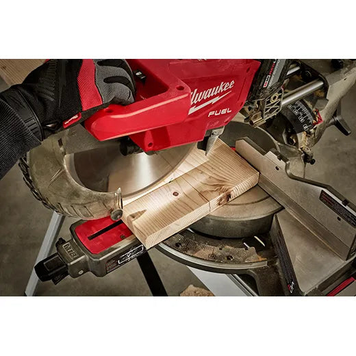 Sierra ingletadora compuesta y corrediza con doble bisel M18 FUEL™ de 12", (solo herramienta) 2739-20
